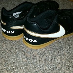 Nike Tiempo Indoor Soccer Shoes
